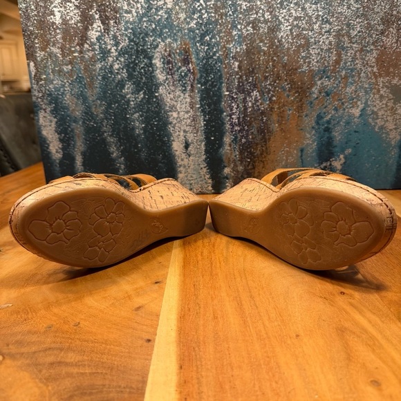 b.o.c. by Born Concept Boho Cross Strap Tan Leather Cork Wedge Sandals: 8 Women - Picture 9 of 11
